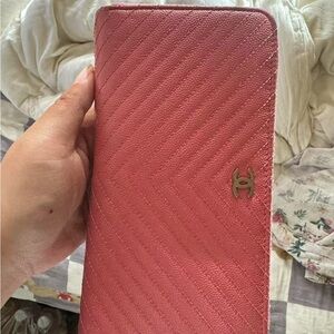 CHANEL Pink and Gold Quilted Wallet